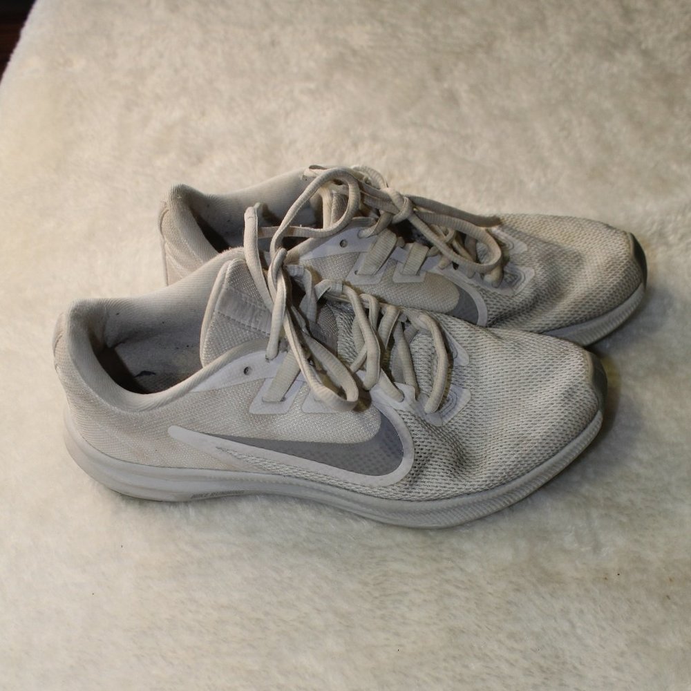 Nikes - Picture 2 of 2
